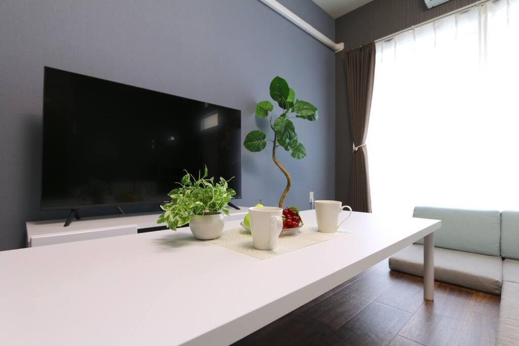 Guest House Eastwo 日本橋でんでんタウンまで徒歩4分の好立地 Osaka Eksteriør billede